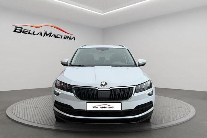 Usado Skoda Karoq Ambition 150 CV (110 kW) 2022 Blanco SUV
