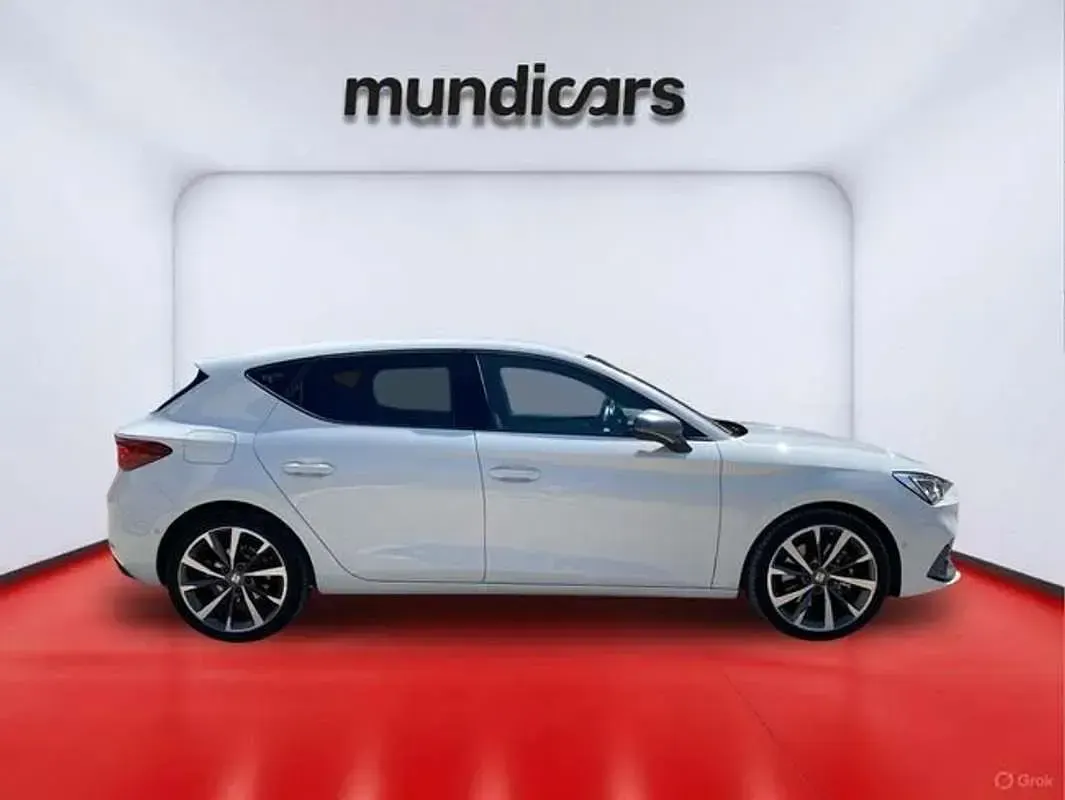 Usado Seat Leon FR 150 CV (110 kW) 2022 Blanco Berlina