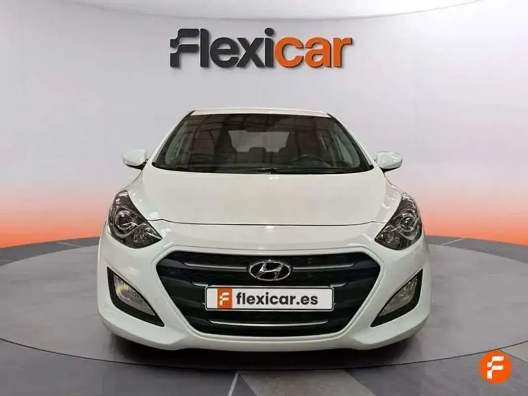 Usado Hyundai i30 90 CV (66 kW) 2017 Blanco Utilitario