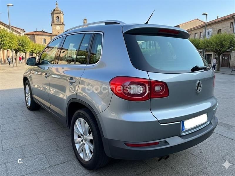 Usado VW Tiguan 140 CV (102 kW) 2008 Gris / plata SUV
