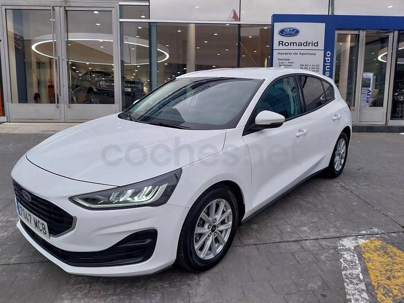 Usado Ford Focus Trend 120 CV (88 kW) 2022 Blanco Berlina