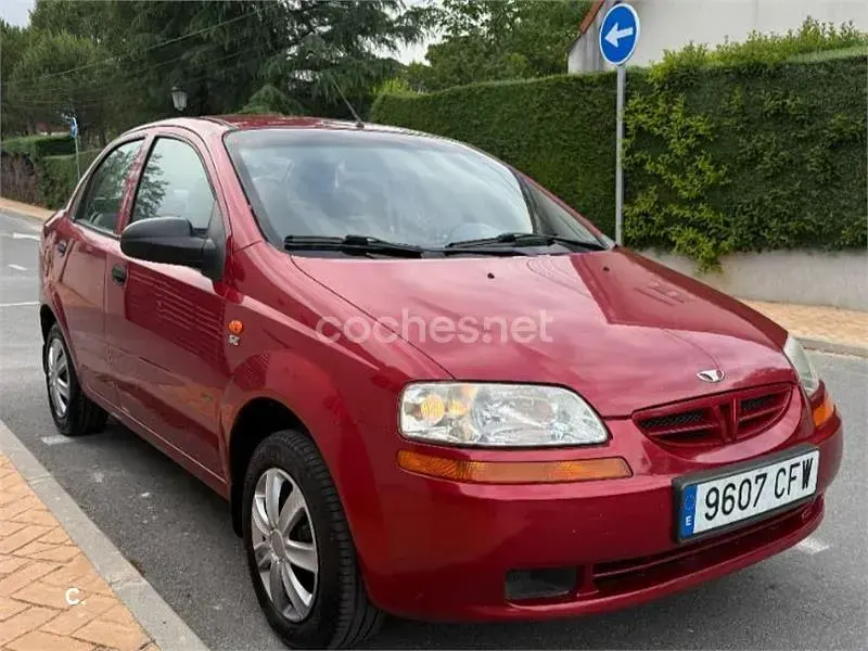 Usado Chevrolet Kalos SE 83 CV (61 kW) 2003 Rojo Berlina