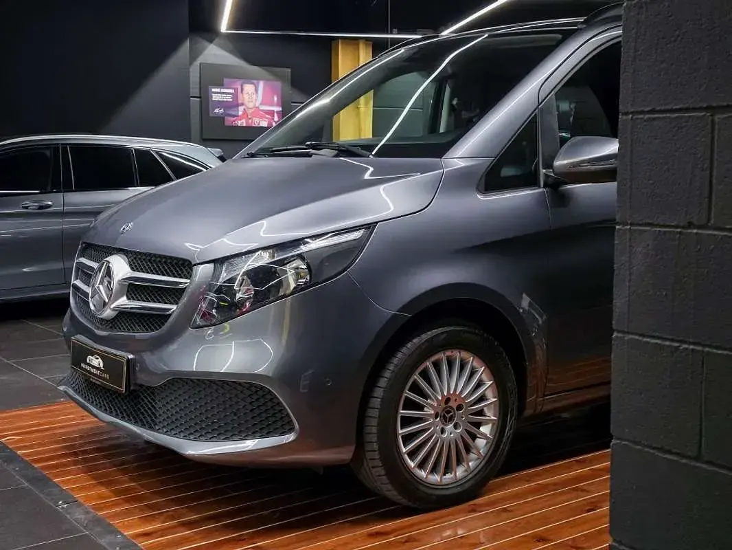 Usado Mercedes V250 Avantgarde 190 CV (139 kW) 2020 Gris Monovolumen
