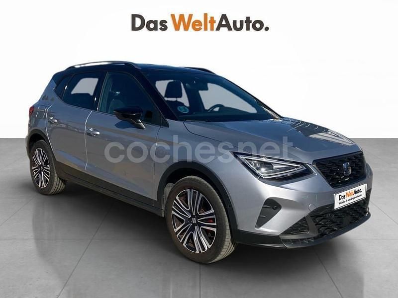 Gris plata Usado 2024 Seat Arona FR SUV | 19.690 € (Precio justo) - Imagen 1/4