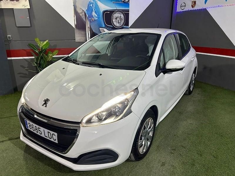 Usado Peugeot 208 Active 100 CV (73 kW) 2020 Blanco Utilitario