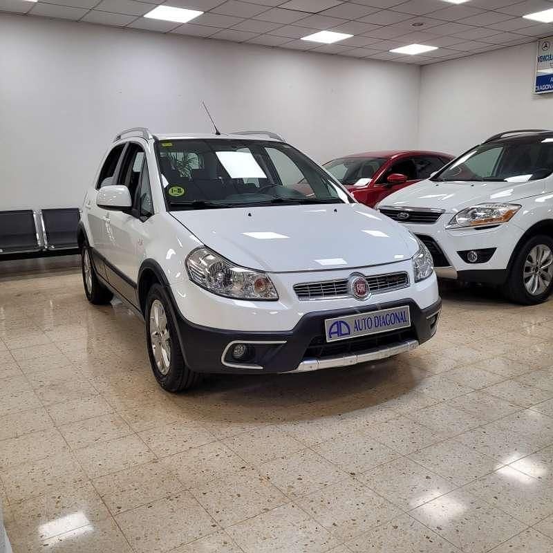 Blanco Usado 2011 Fiat Sedici Emotion SUV | 5500 € - Imagen 1/4