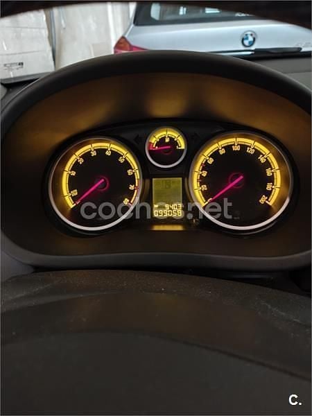 Usado Opel Corsa Selective 100 CV (73 kW) 2014 Beige Utilitario