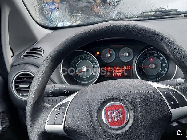 Usado Fiat Punto Pop 69 CV (50 kW) 2013 Blanco Berlina