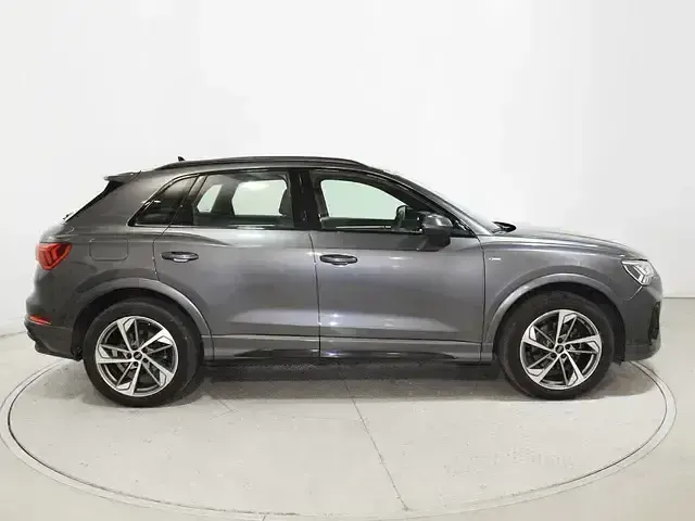 Usado Audi Q3 S-Line 150 CV (110 kW) 2024 Gris / plata SUV