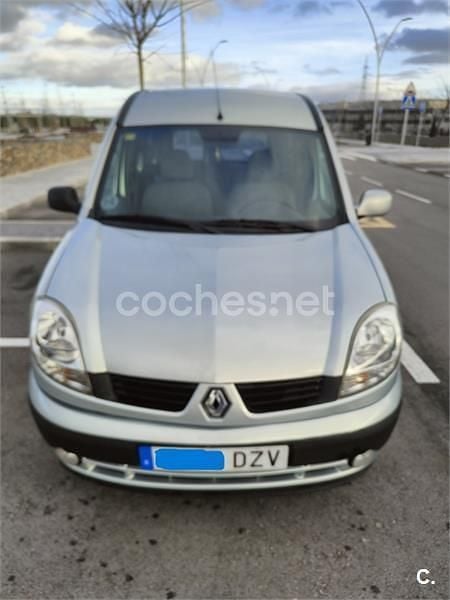 Usado Renault Kangoo Expression 85 CV (62 kW) 2009 Gris / plata Familiar