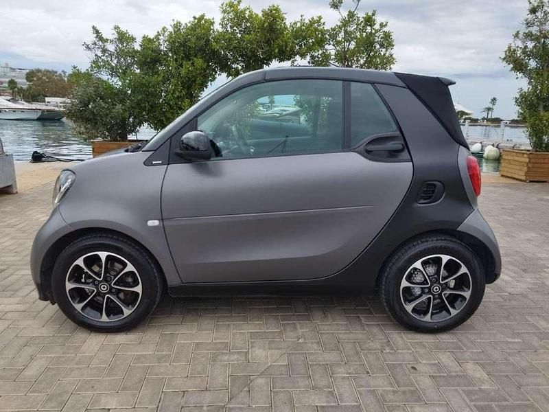 Usado Smart ForTwo Cabrio Passion 71 CV (52 kW) 2016 Gris Descapotable