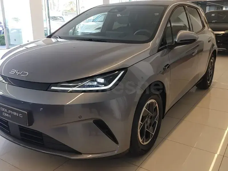 Nuevo BYD Dolphin Boost 155 kW (212 CV) 2026 Gris / plata Utilitario