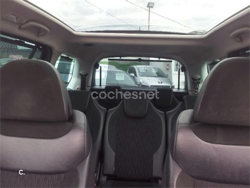 Usado Citroën Grand C4 Picasso Business Class 112 CV (82 kW) 2013 Violeta / lila Monovolumen