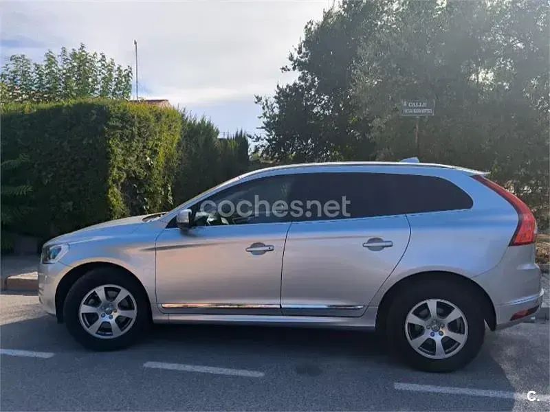 Usado Volvo XC60 Summum 190 CV (139 kW) 2017 Gris / plata SUV