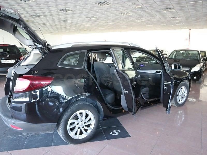 Usado Renault Mégane GrandTour Life 115 CV (84 kW) 2013 Negro Familiar