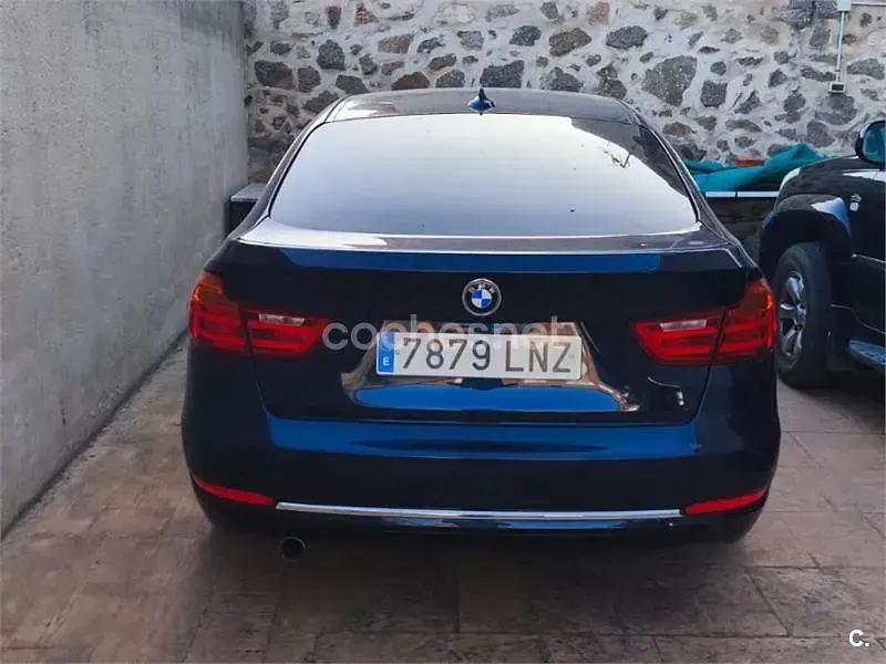 Usado BMW 318 143 CV (105 kW) 2015 Azul Berlina