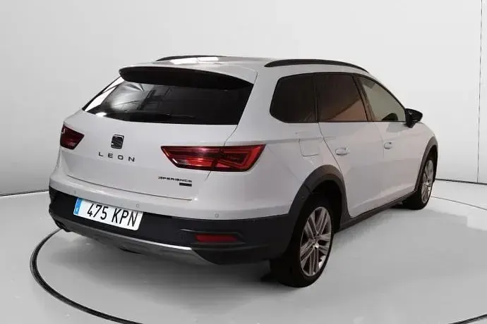 Usado Seat Leon X-Perience 4Drive 150 CV (110 kW) 2018 Familiar
