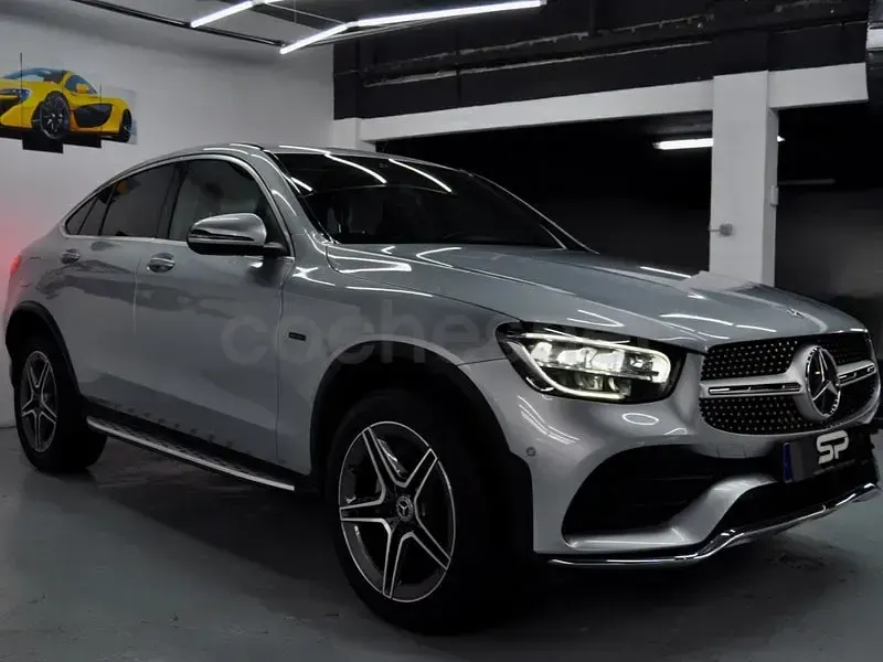 Usado Mercedes GLC300e 320 CV (235 kW) 2021 Gris / plata SUV