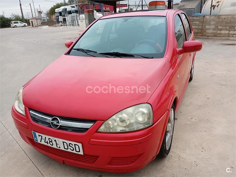Usado Opel Corsa 60 CV (44 kW) 2005 Rojo Utilitario