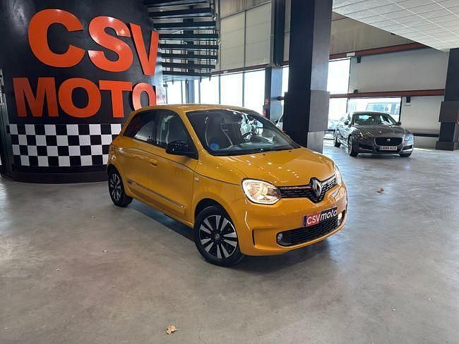 Usado Renault Twingo Techno 59 kW (81 CV) 2023 Amarillo Utilitario