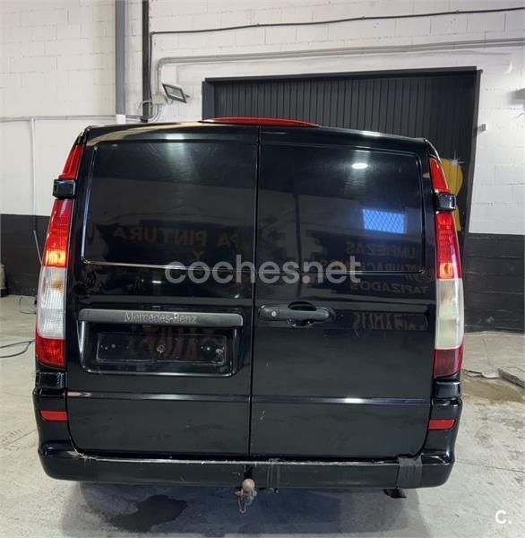 Negro Usado 2012 Mercedes Viano Edition Monovolumen | 9500 € - Imagen 1/4