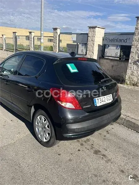 Usado Peugeot 207 95 CV (69 kW) 2010 Negro Berlina