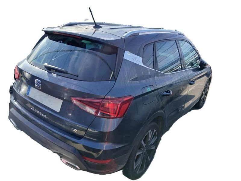 Usado Seat Arona FR 115 CV (84 kW) 2025 Gris/plata SUV