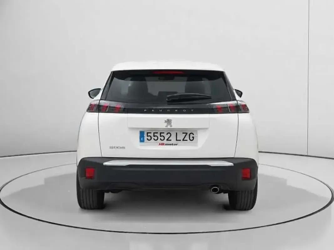 Usado Peugeot 2008 Active 110 CV (80 kW) 2022 Blanco SUV