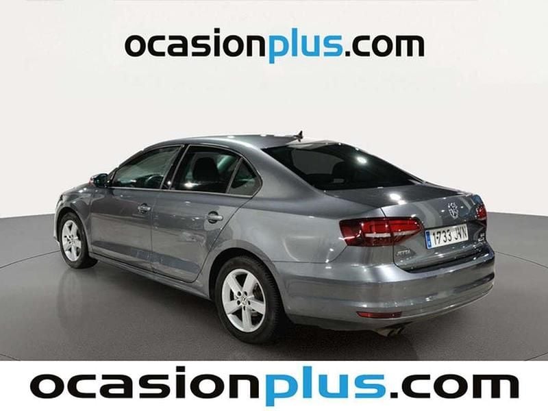 Begagnad VW Jetta Advance 110 HK (80 kW) 2016 Grå Sedan