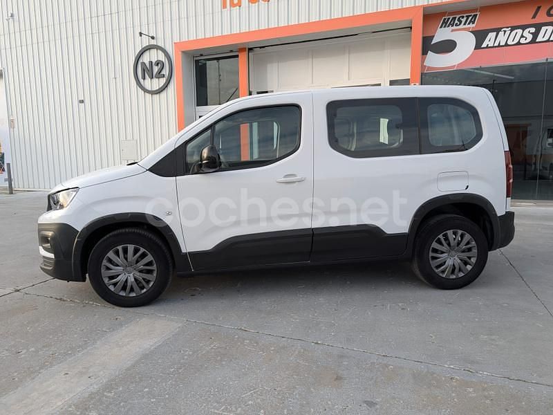 Usado Peugeot Rifter Allure 100 CV (73 kW) 2023 Blanco Monovolumen