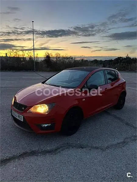 Usado Seat Ibiza FR 150 CV (110 kW) 2012 Rojo Berlina