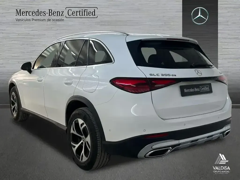 Usado Mercedes GLC300 194 CV (142 kW) 2024 Negro SUV