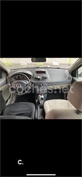 Usado Renault Clio II Authentique 85 CV (62 kW) 2004 Azul Berlina