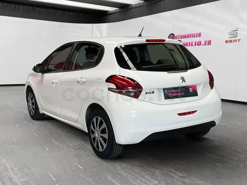 Usado Peugeot 208 Style 100 CV (73 kW) 2018 Blanco Utilitario