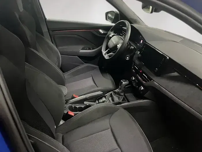 Usado Skoda Kamiq Sport 115 CV (84 kW) 2025 Azul SUV