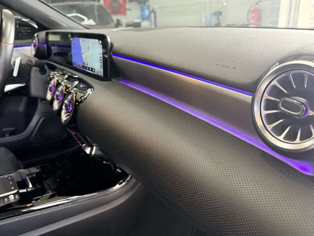 Usado Mercedes A200 Advanced 150 CV (110 kW) 2022 Negro Utilitario