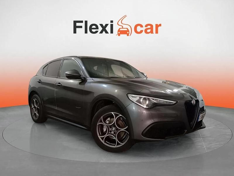 Usado Alfa Romeo Stelvio Sprint 190 CV (139 kW) 2022 Gris SUV