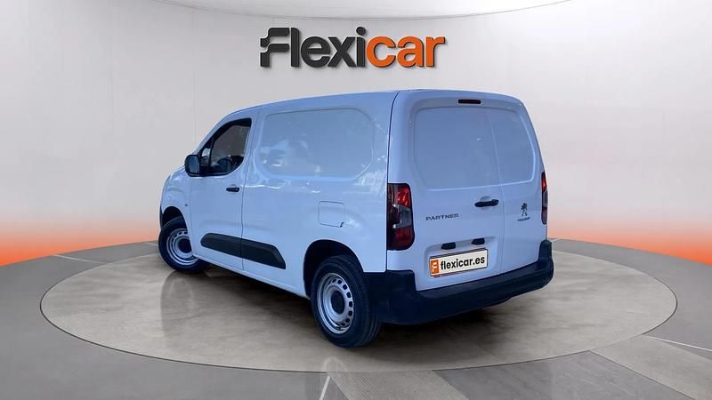 Usado Peugeot Partner 102 CV (75 kW) 2021 Blanco Monovolumen