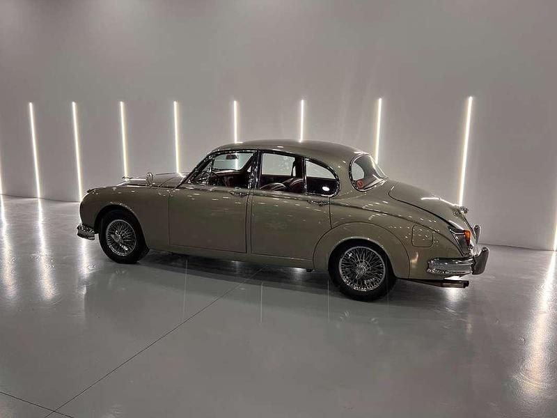 Usado Jaguar MK II 211 CV (155 kW) 1962 Verde Berlina