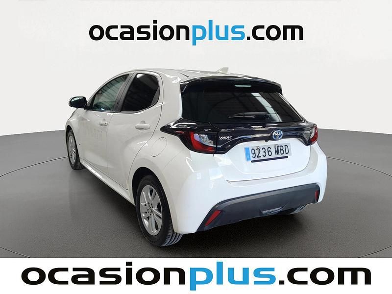 Usado Toyota Yaris Hybrid Business Edition 116 CV (85 kW) 2022 Blanco