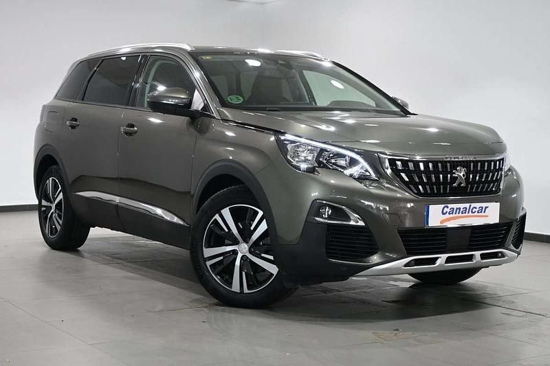 Usado Peugeot 5008 Allure 130 CV (95 kW) 2020 Gris Monovolumen