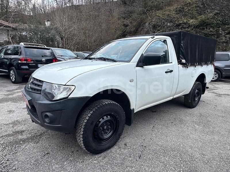 Usado Mitsubishi L200 136 CV (100 kW) 2013 Blanco Recogida