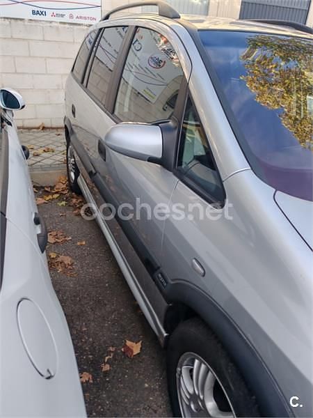Usado Opel Zafira Elegance 100 CV (73 kW) 2001 Gris / plata Monovolumen