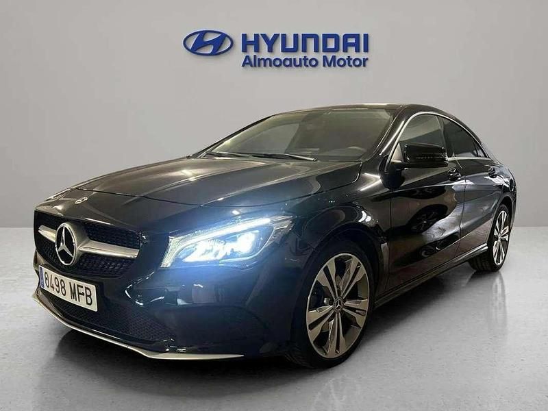 Usado Mercedes CLA200 156 CV (114 kW) 2019 Negro Coupe