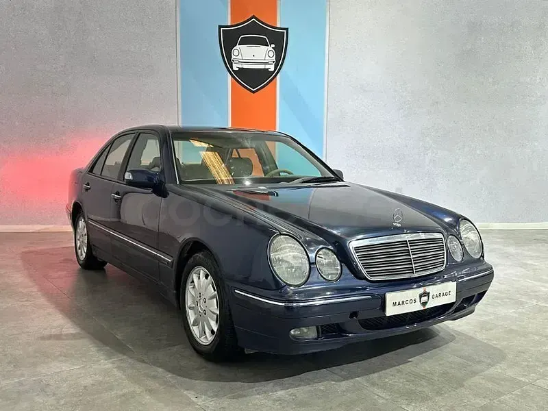 Usado Mercedes E280 Elegance 204 CV (150 kW) 1999 Azul Berlina