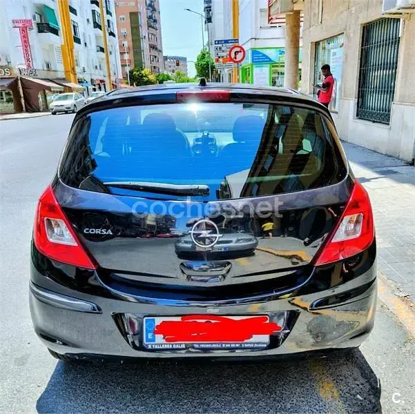 Usado Opel Corsa 85 CV (62 kW) 2011 Negro Utilitario