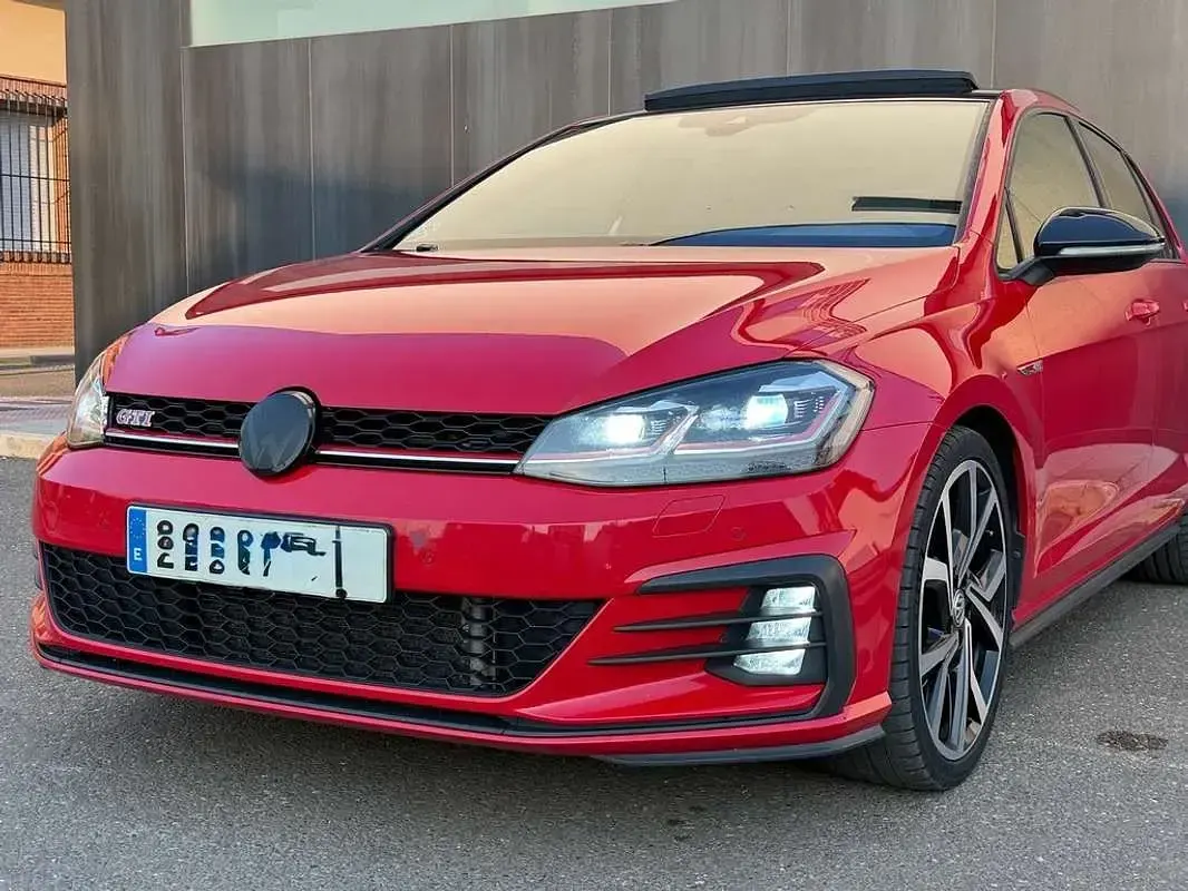 Usado VW Golf VII GTI 230 CV (169 kW) 2018 Rojo Utilitario