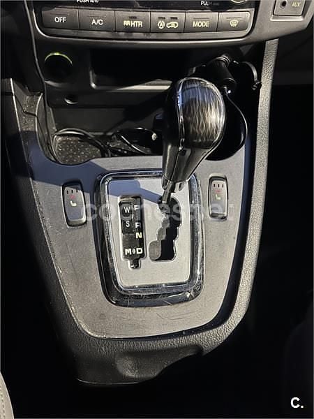 Usado Ssangyong (KGM) Rodius Limited 178 CV (130 kW) 2017 Gris / plata Monovolumen