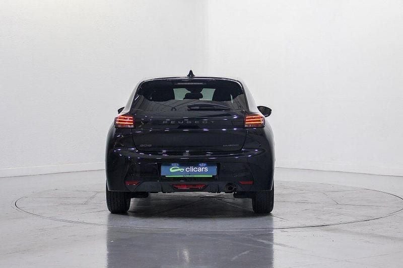 Usado Peugeot 208 Allure 101 CV (74 kW) 2025 Negro Utilitario