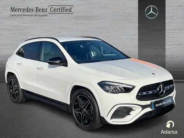 Usado Mercedes GLA200 150 CV (110 kW) 2025 Blanco polar SUV